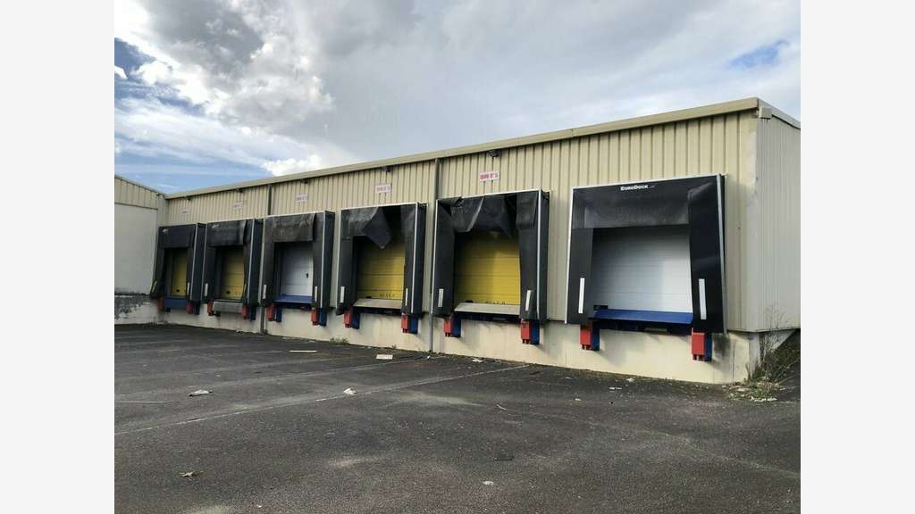 Entrepôt de 10 500m² à louer prox Châtellerault