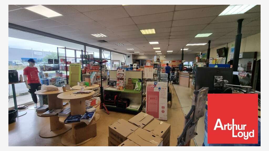 Local d'activité 340m² à louer à Châtellerault