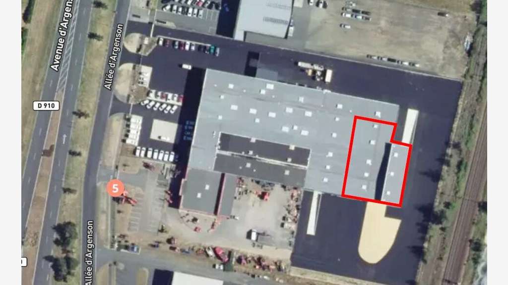 Local d'activité 200m² à louer Châtellerault D910 