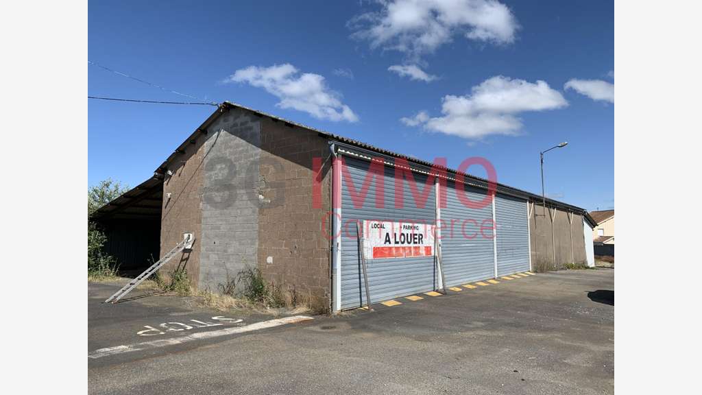 A louer entrepôt de 853m² à Châtillon-sur-Thouet