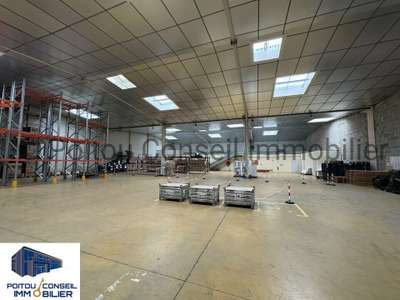 Location Locaux d'activités - Entrepôts à Chauray