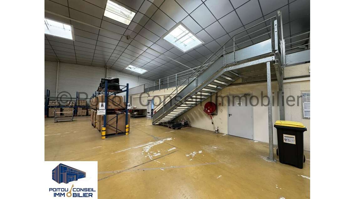 Loue local d'activité 1200m² Chauray Mendés France