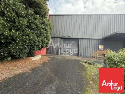 A louer cellule 200m² à Chauray Mendès France