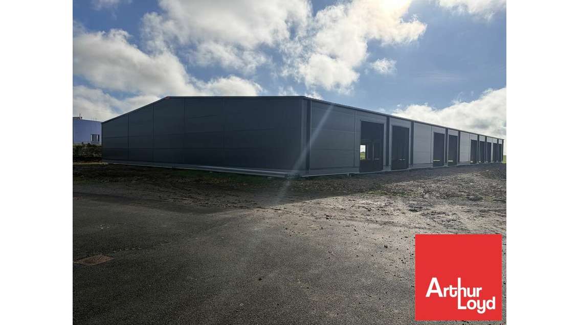 Local d'activité neuf de 1828m² à louer à Chauray