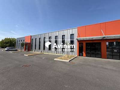 Local d'activité de 700 m2 divisible en 232 m2