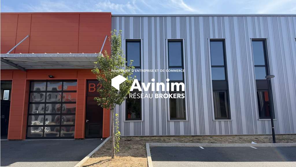 Local d'activité de 700 m2 divisible en 232 m2