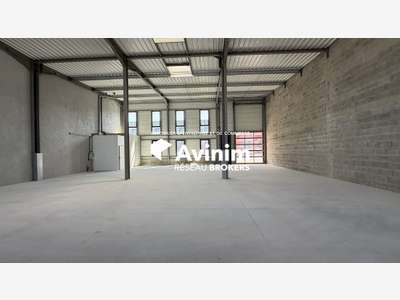 Local d'activité de 1 385 m2 divisible en 340 m2