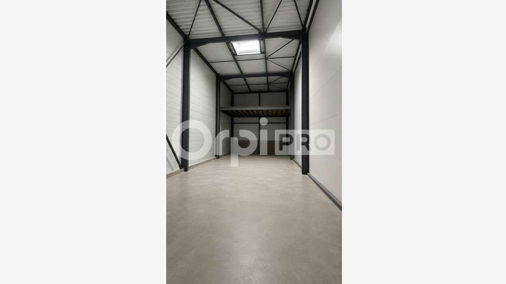 A louer local d'activité 235m² à Chazay-d'Azergues