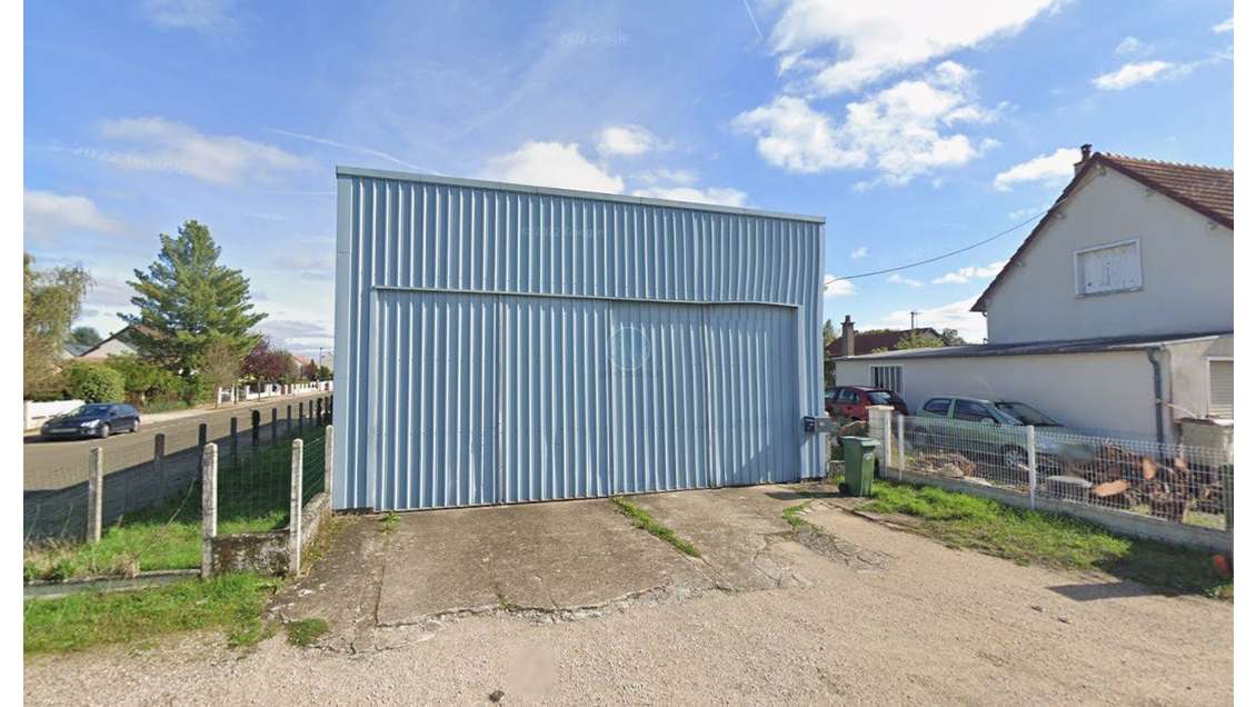 A louer entrepôt 258m² à Chécy