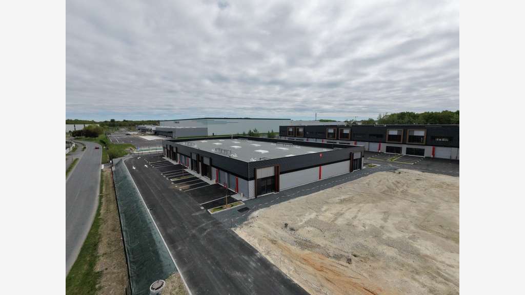 A louer Cellule d'activité de 201m² à Chécy
