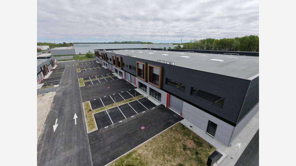 Immobilier commercial de 402m² à louer à Chécy