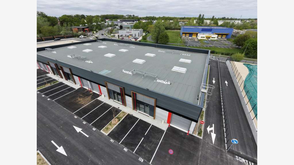 A louer cellule commerciale de 638m² à Chécy