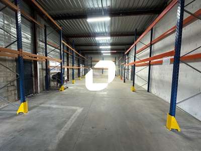 Location Locaux d'activités - Entrepôts à Chelles