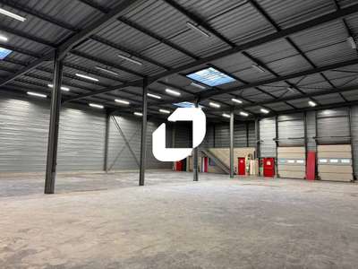 Location Locaux d'activités - Entrepôts à Chelles