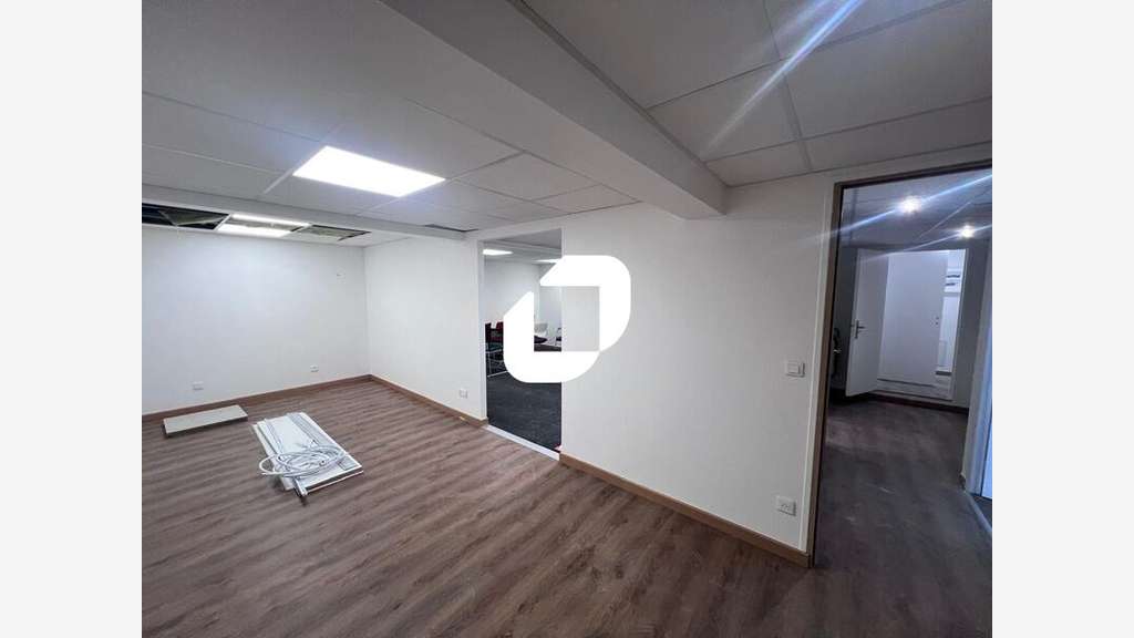 A louer Local d'activité 395m² Chelles