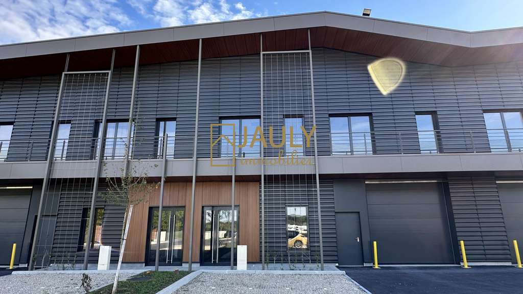 A louer entrepôt & bureaux 407m² Parc de Coupvray