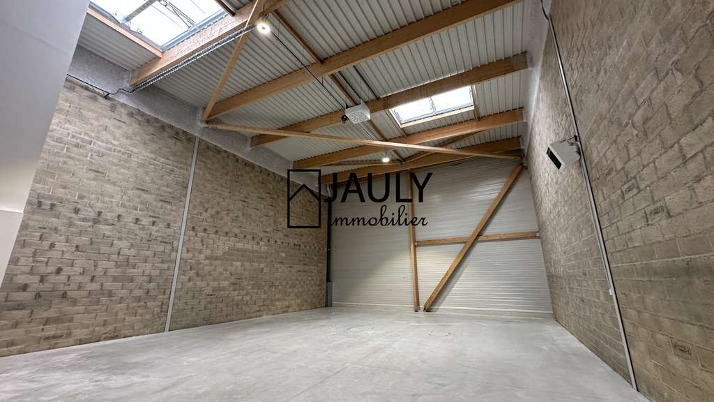 A louer entrepôt & bureaux 407m² Parc de Coupvray