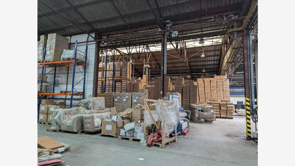 Entrepôt 2000m² à louer à Chevrières à 5min A1