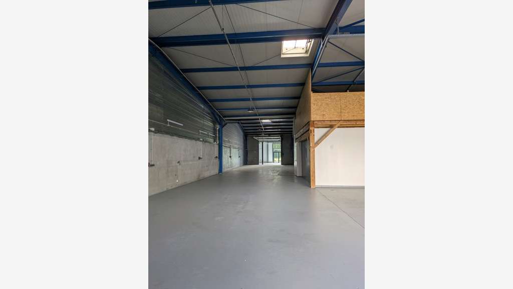 Local industriel de 200m² à louer à Chignin (73)