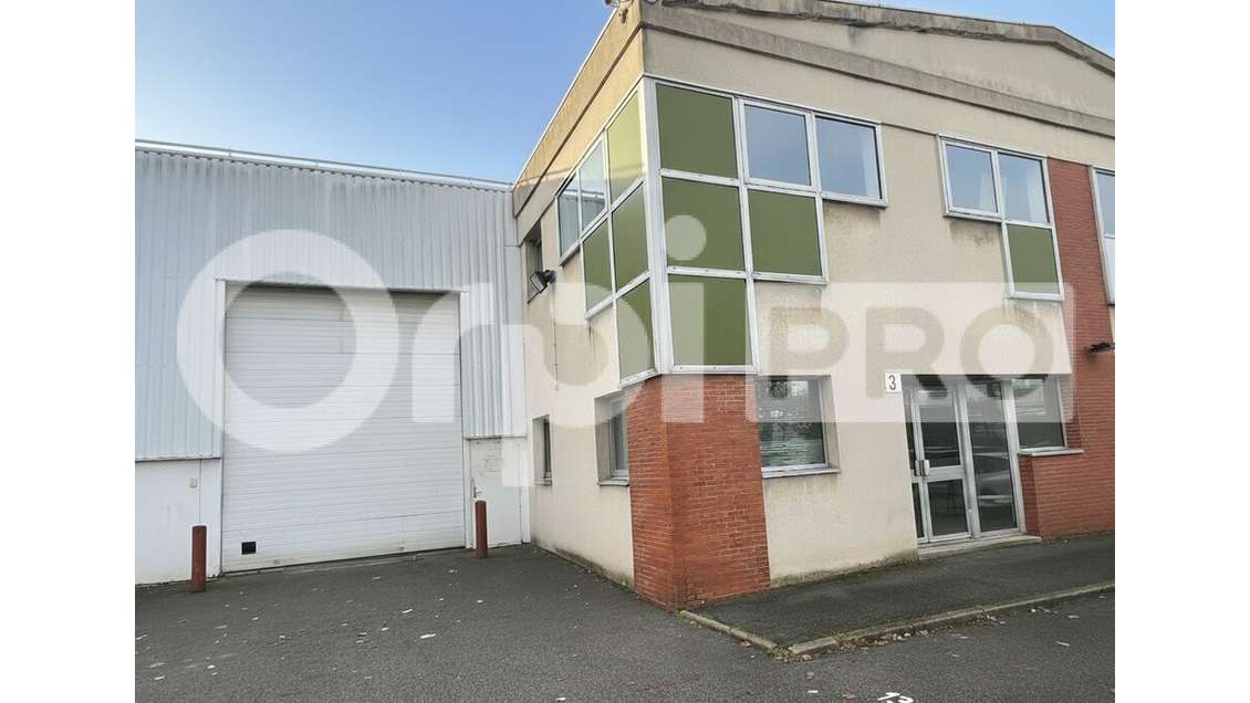 A louer local d'activités 379m² à Chilly-Mazarin