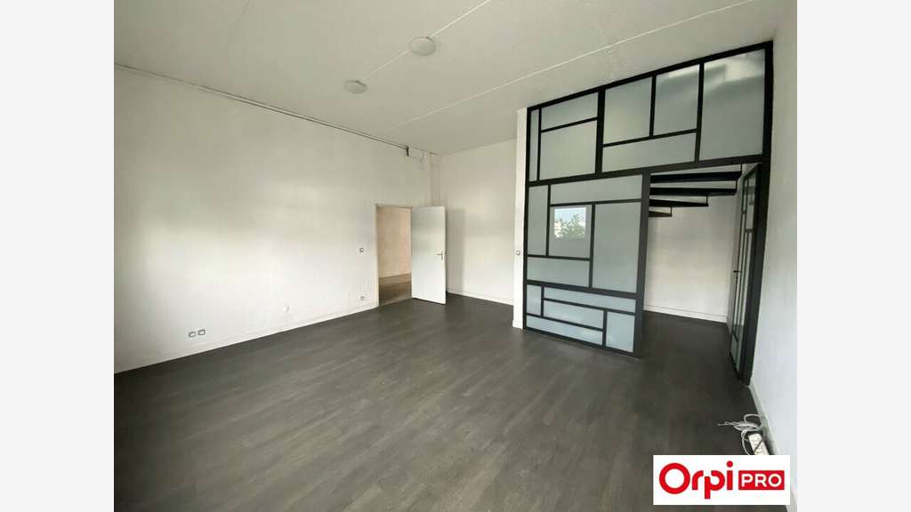 A louer local d'activités 279m² à Chilly-Mazarin