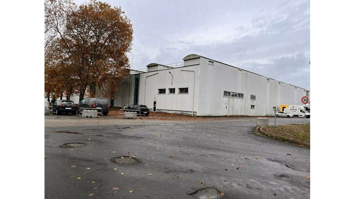 Entrepôt de stockage 4150m² à louer à Cholet