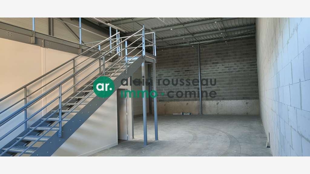 A louer local 240m² empl stratégique à Cholet 