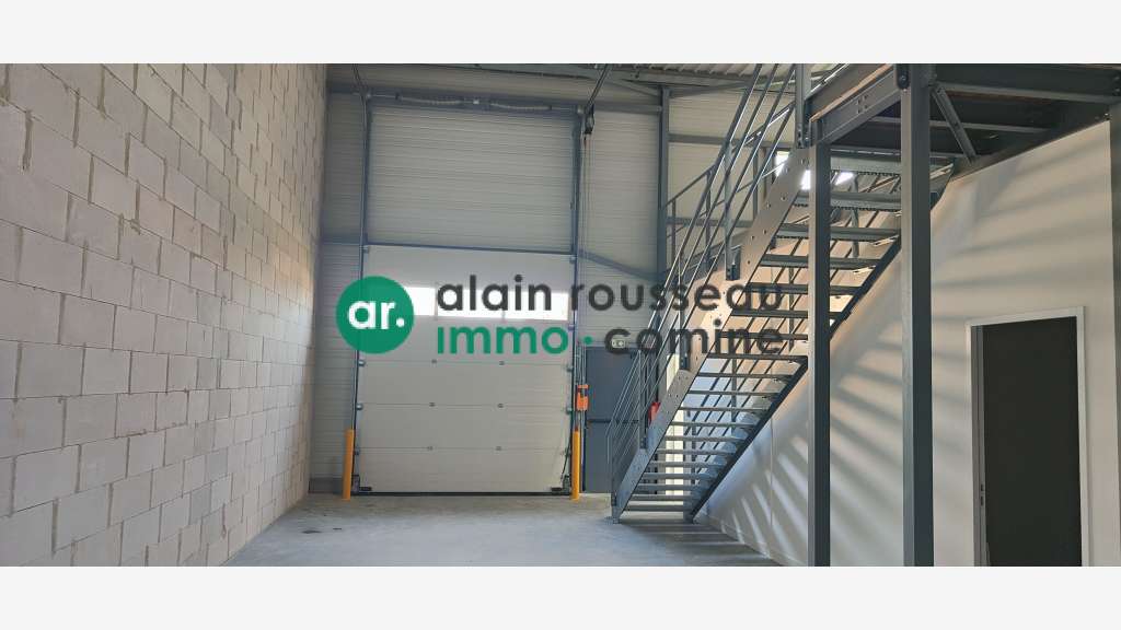 A louer local 240m² empl stratégique à Cholet 