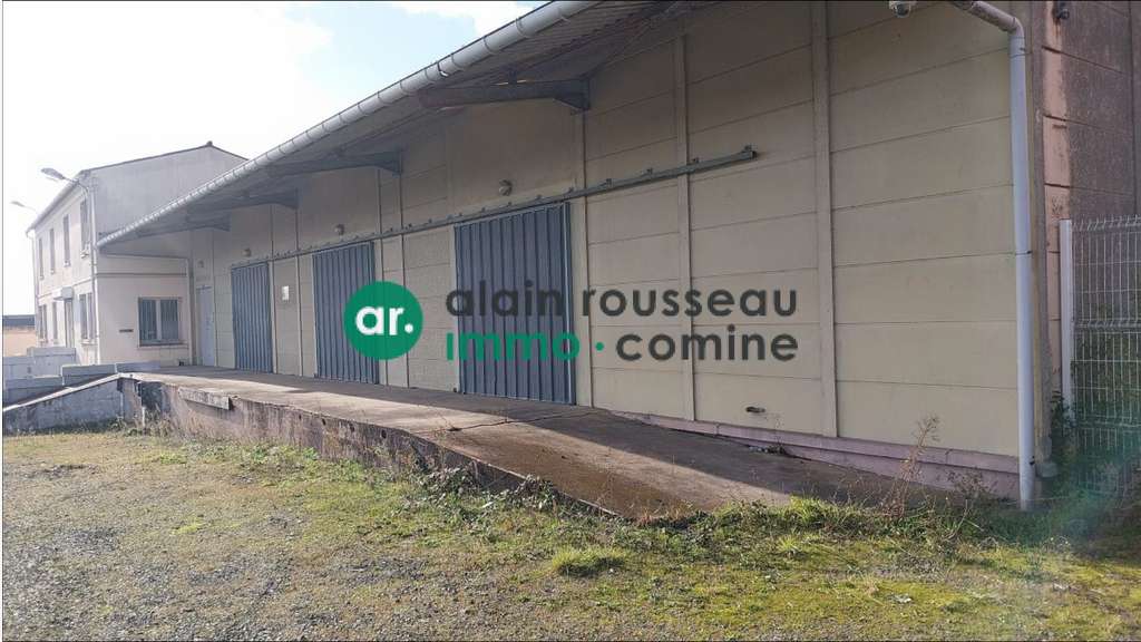 Local d'activité 1373m² à louer à Cholet 