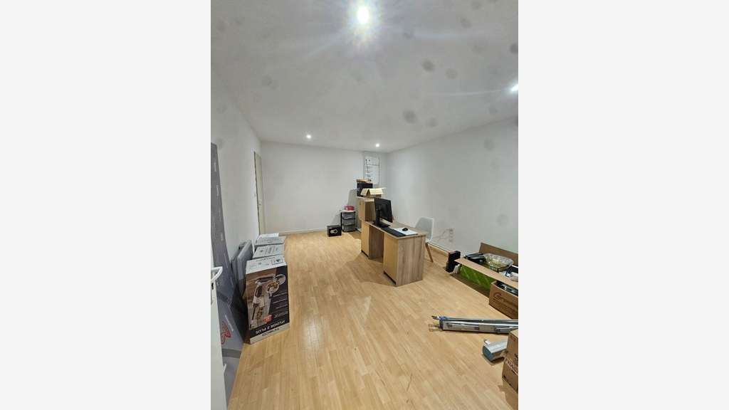 A louer local de 450m² en zone commerciale Cholet