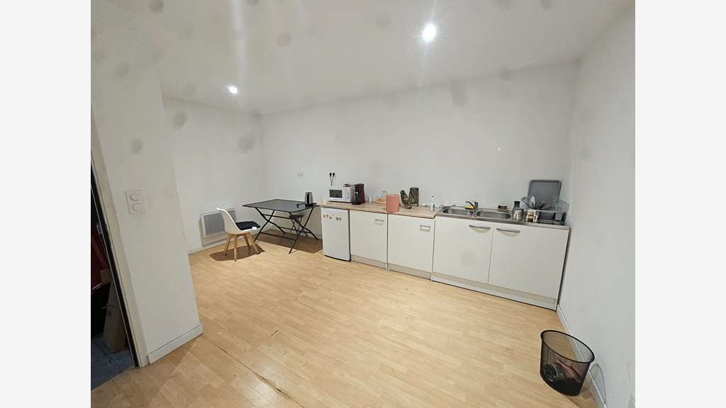 A louer local de 450m² en zone commerciale Cholet