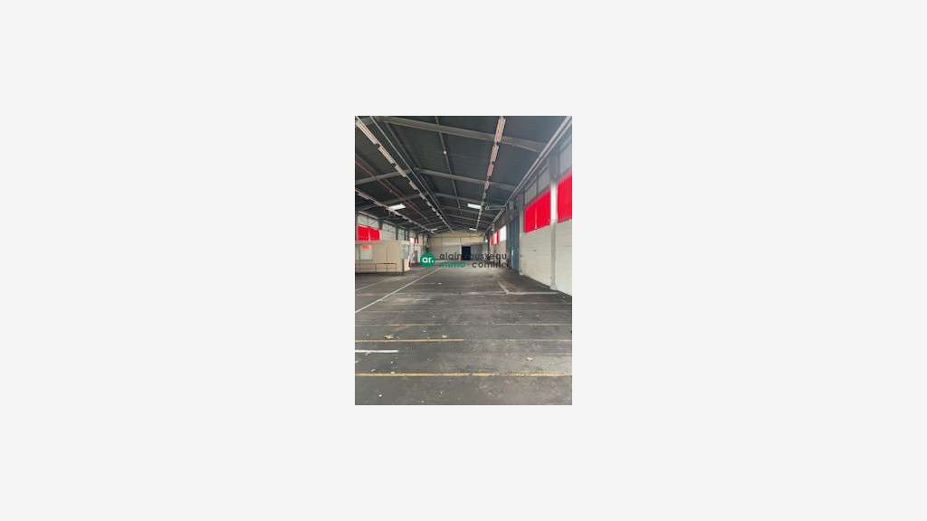 A louer local d'activité de 1890m² à Cholet