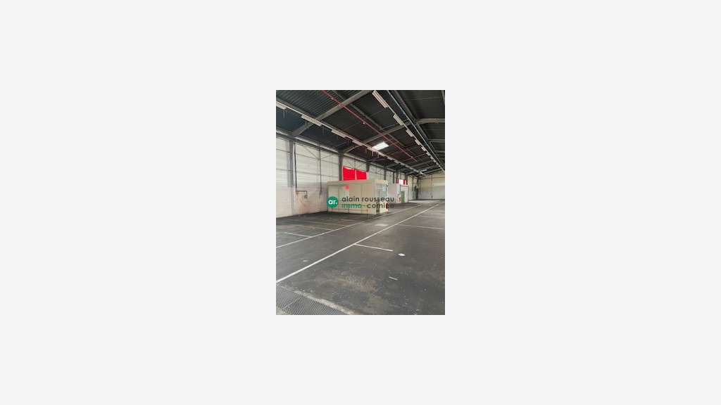 A louer local d'activité de 1890m² à Cholet