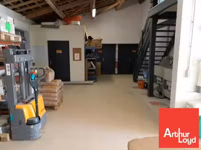 Local d'activités de 400m² à louer à Cisse
