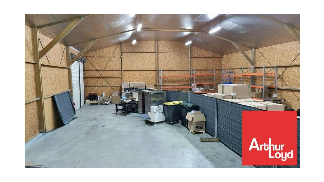 Local 500m² à louer axe très fréquenté à Cissé