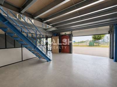 Location Locaux d'activités - Entrepôts à Civrieux