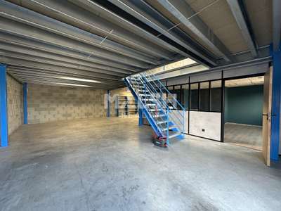 Location Locaux d'activités - Entrepôts à Civrieux