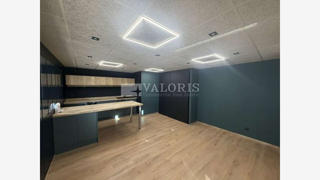 Local d'activités 200m² à louer en ZI à Civrieux