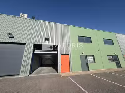 Local d'activités 200m² à louer en ZI à Civrieux