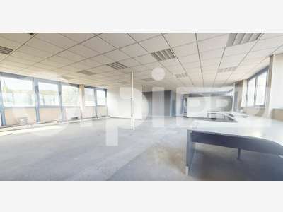 A louer local activité 1045m² Civrieux-d'Azergues