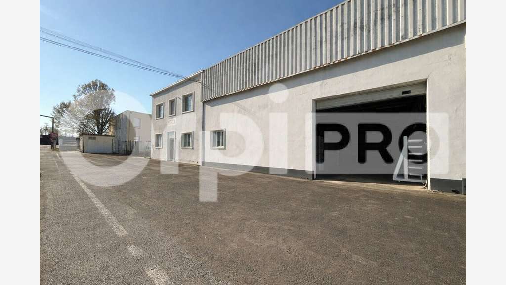 Local avec entrepôt 450m² à louer à Clairoix
