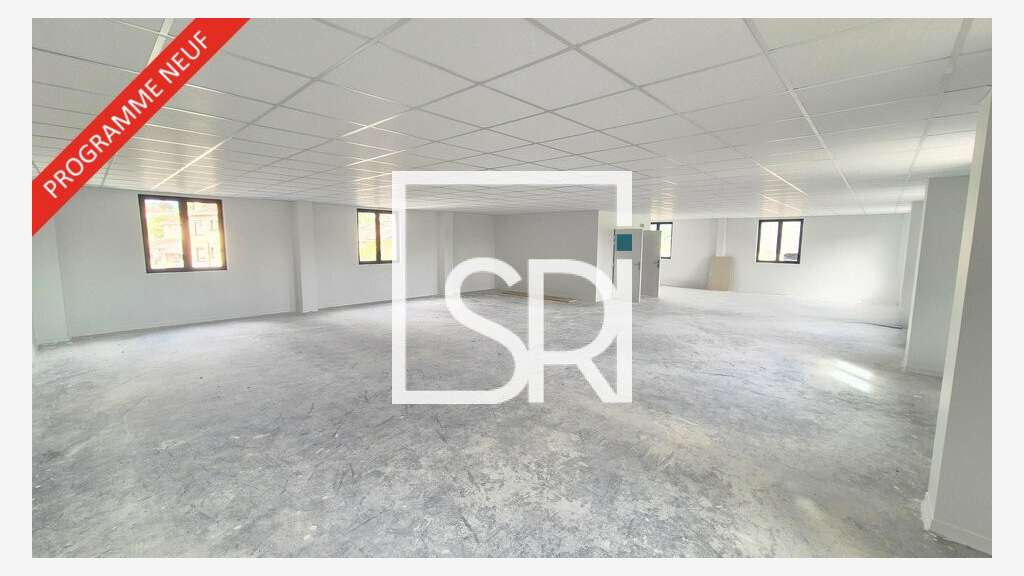 Local 322m² neuf à Clermont-Ferrand ZI le Brézet