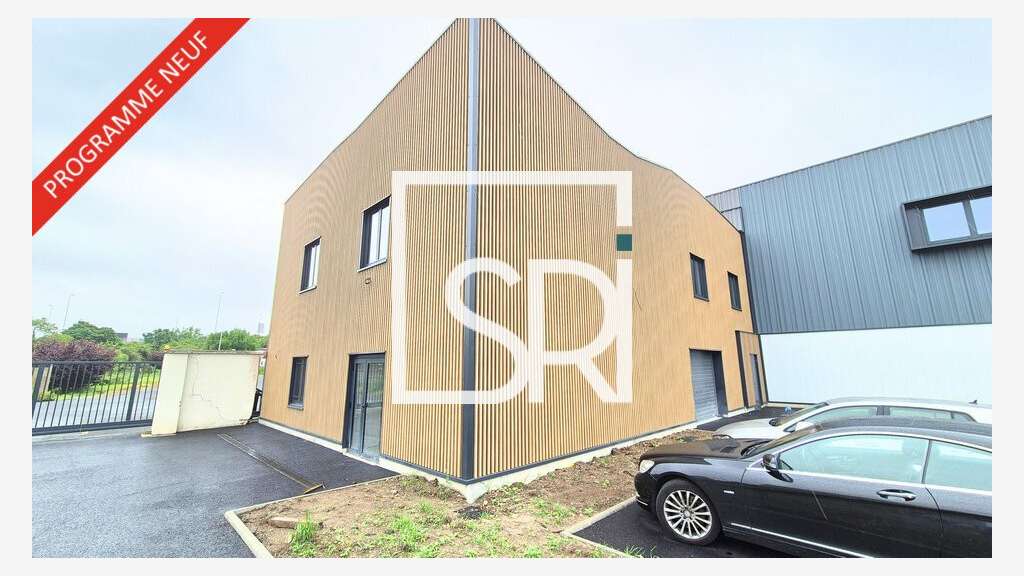 Local 322m² neuf à Clermont-Ferrand ZI le Brézet