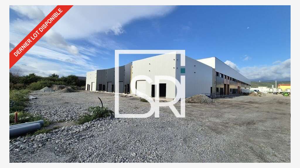 Local 160m² à louer à Clermont Ferrand ZI Brézet