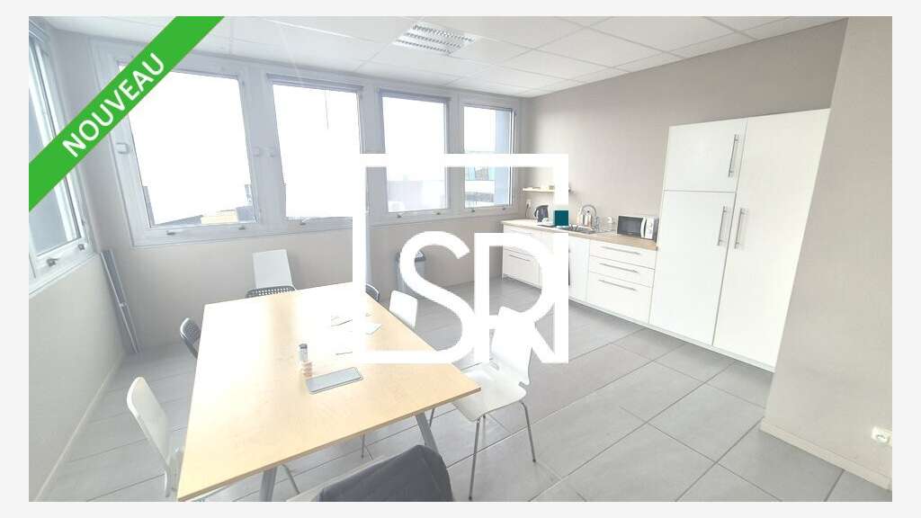 Entrepôt et bureaux 167m² à louer Clermont Ferrand