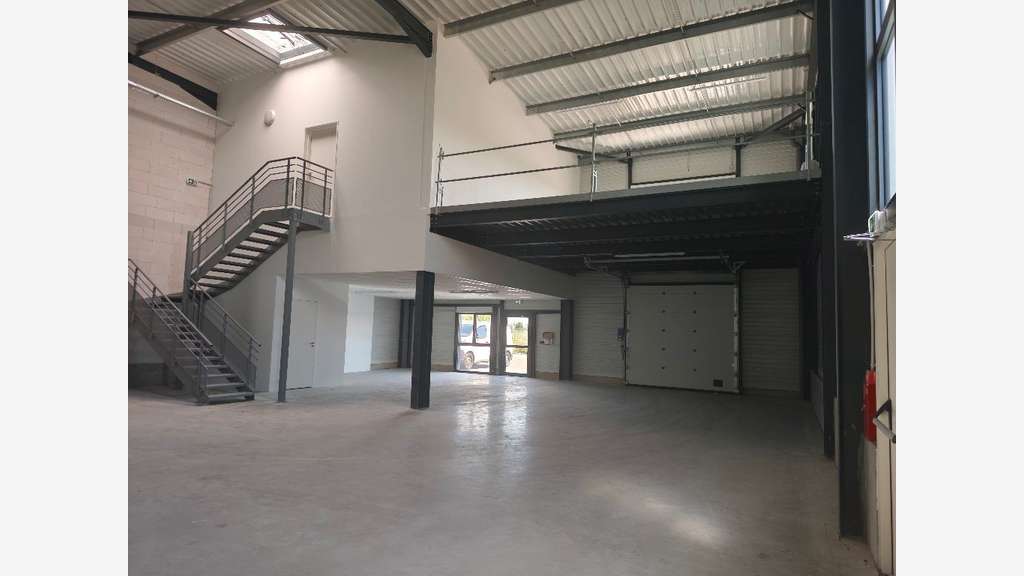 A louer locaux 323m² à Clermont-Ferrand Gravanches
