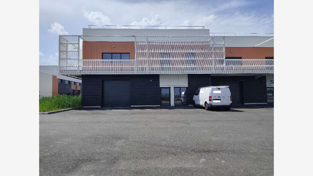 A louer locaux 323m² à Clermont-Ferrand Gravanches