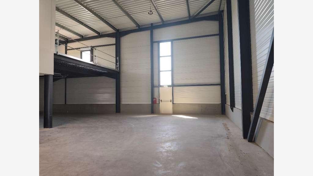 A louer locaux 323m² à Clermont-Ferrand Gravanches