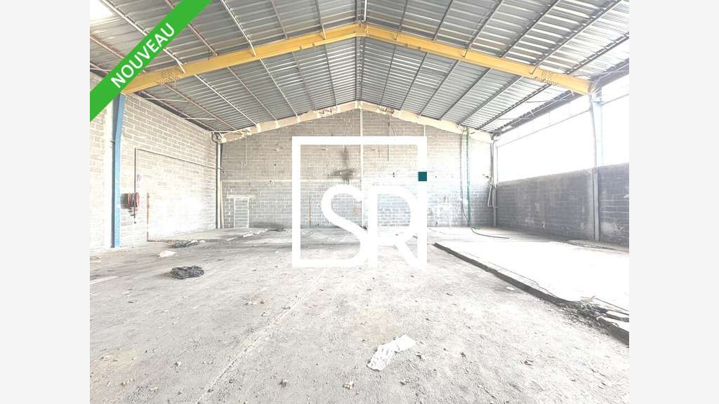 Entrepôt 314m² à Clermont-Ferrand ZA Le Brézet