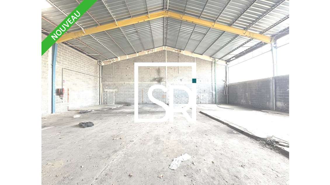 Entrepôt 314m² à Clermont-Ferrand ZA Le Brézet
